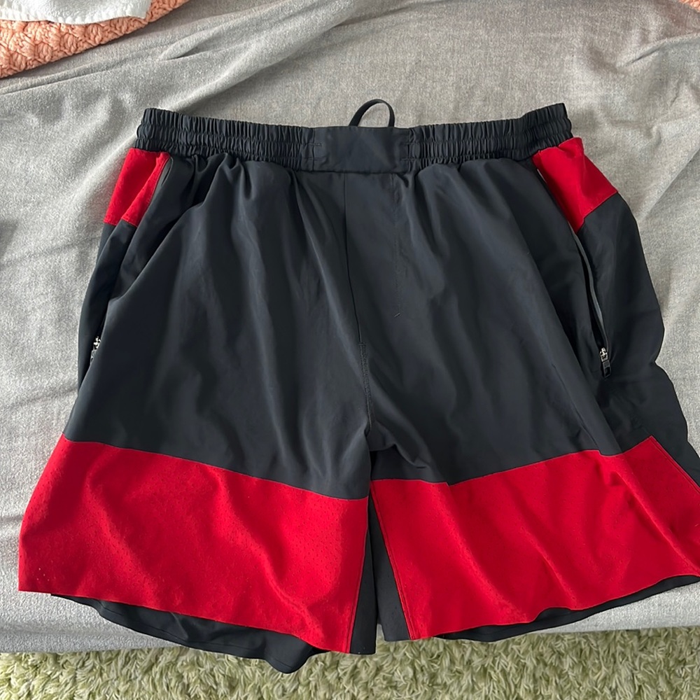Lululemon Men’s Athletic Shorts Size L